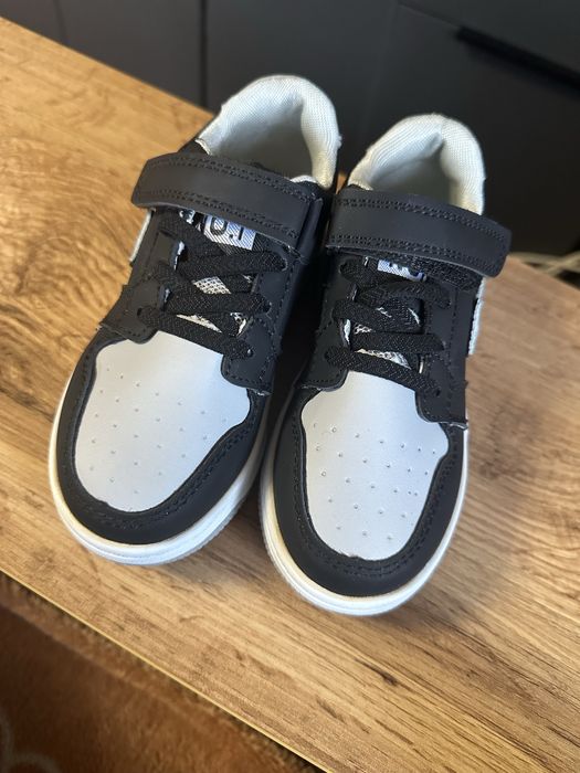 Кросівки красовки взуття кеди