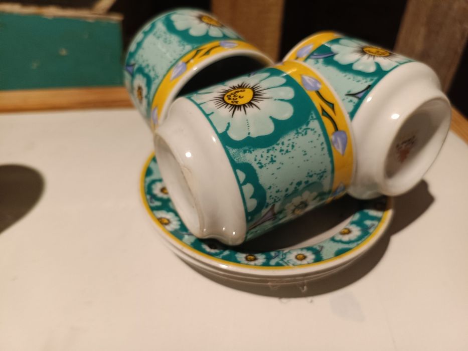 Чашки, різні, по 10 грн