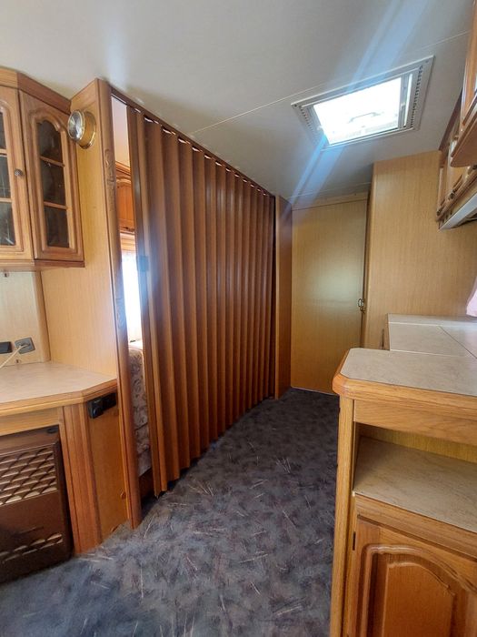 Караван  кемпінги, прицеп дача  будинок на колесах