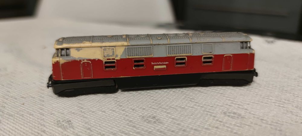 PIKO N  - Lokomotywa Diesel V180 DR