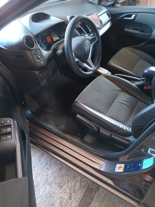 Honda insight.