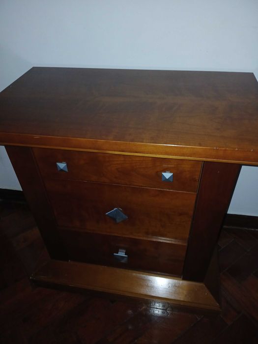 Vendo barato para desocupar. Faça uma proposta