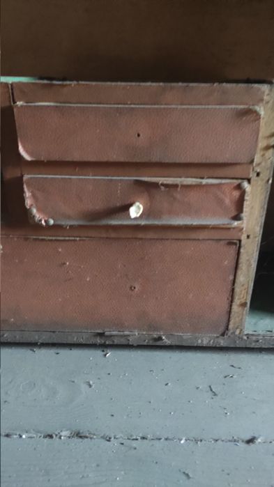 Stara garderoba do oddania.