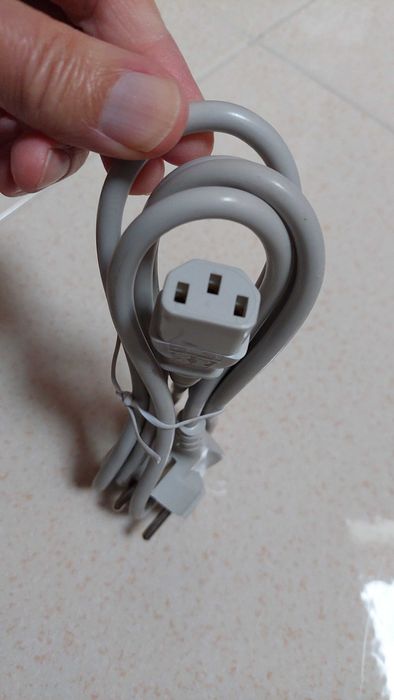 Power Cable428916909760860161