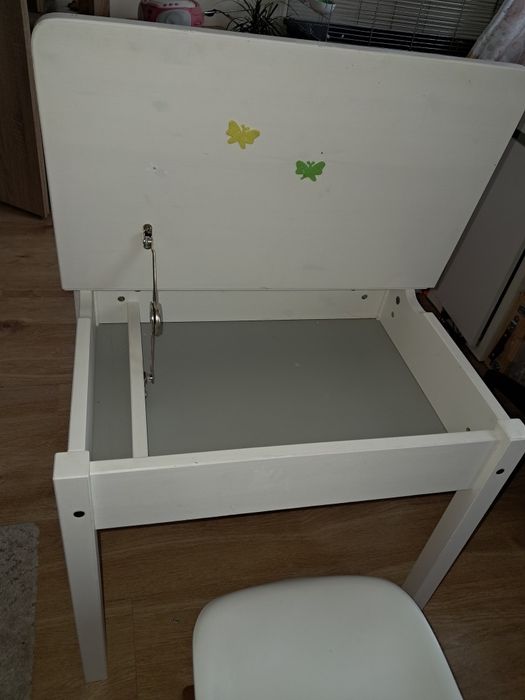 Biurko otwierane Ikea Sundvik plus krzesełko