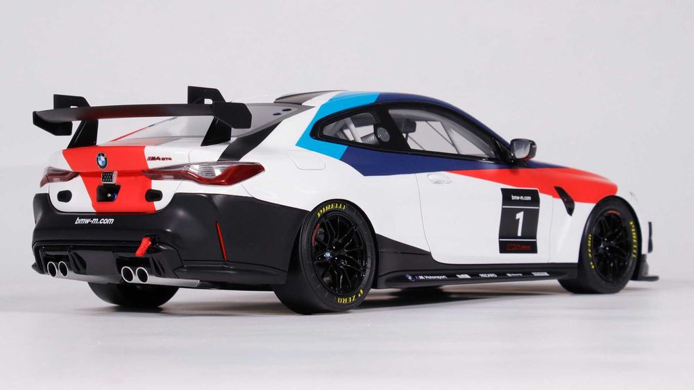 Model 1:18 Otto BMW M4 GT4 Presentation Car 2022 #1 multicolour