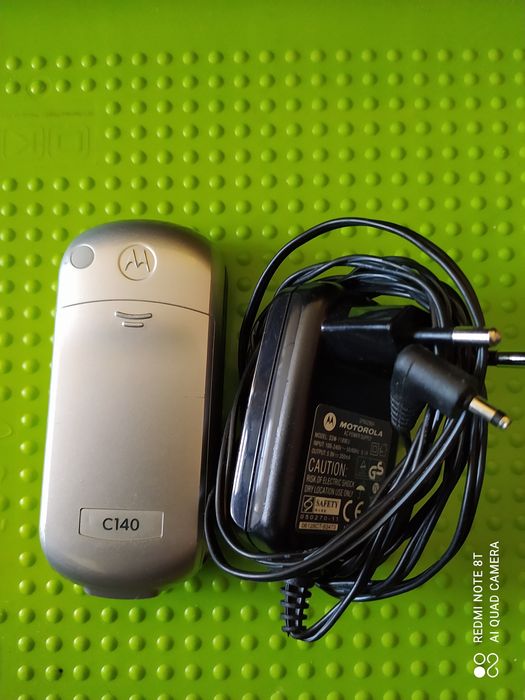 Telefon Motorola c 140+ ładowarka.