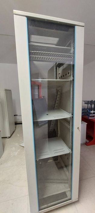 Szafa serwerową rakowa