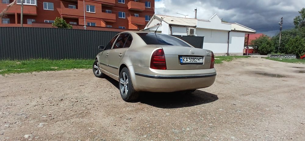 Продаж Skoda Superb