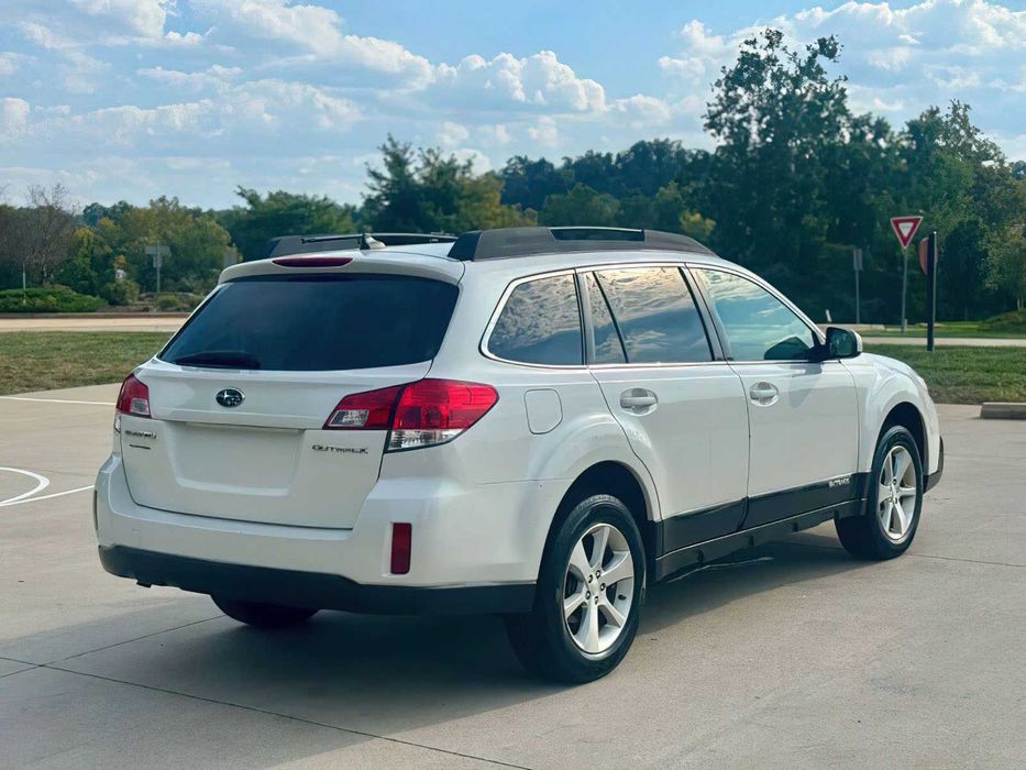 Subaru Outback Limited      2013