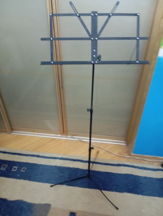 Подставка под ноты новая.