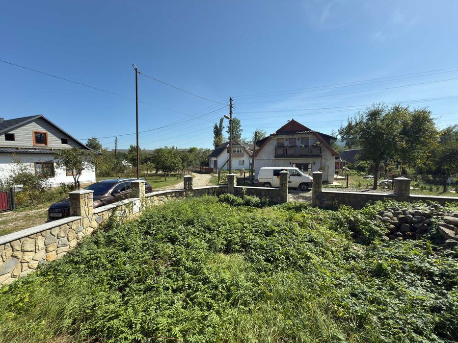 Продається будинок в с-щі.Делятин (площа 147 м.кв., земля 13 соток)