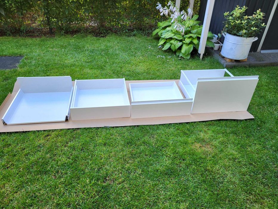 Sprzedam szafki kuchenne IKEA VOXTORP + EKESTAD (kuchnia bez AGD) + gratis 2 x  blat 38 mm