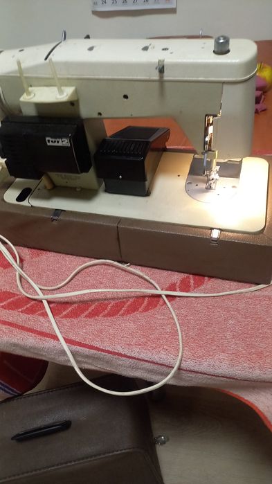 Maszyna do szycia Łucznik 451