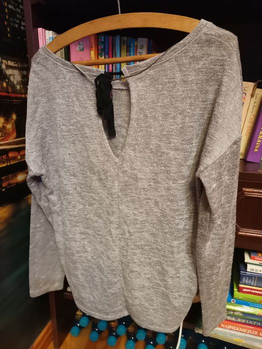Szary sweterek Bershka