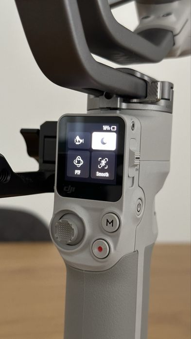 DJI RS 4 Mini [NOVO]