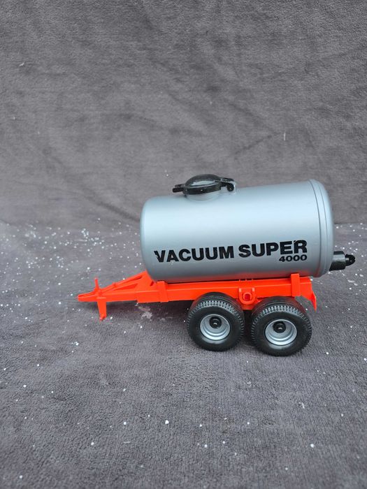 Bruder beczkowóz vacuum Super 4000