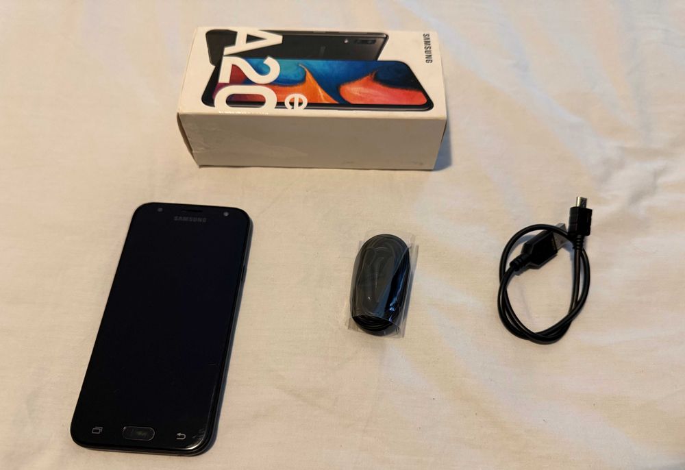 Samsung Galaxy A20e – Completo com Caixa