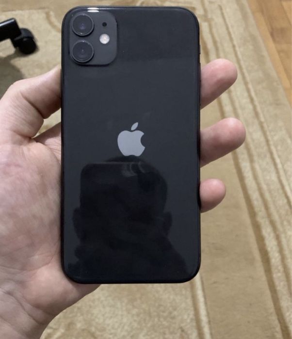 прлдам срочно 11 айфон