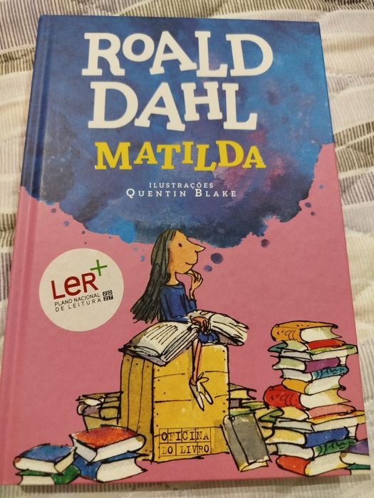 Livro a Matilda  de Roald Dahl