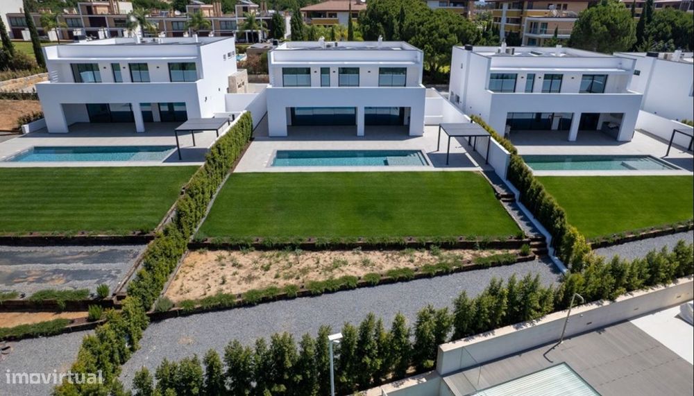 Moradia luxuosa V4, à venda no Triângulo Dourado, Algarve