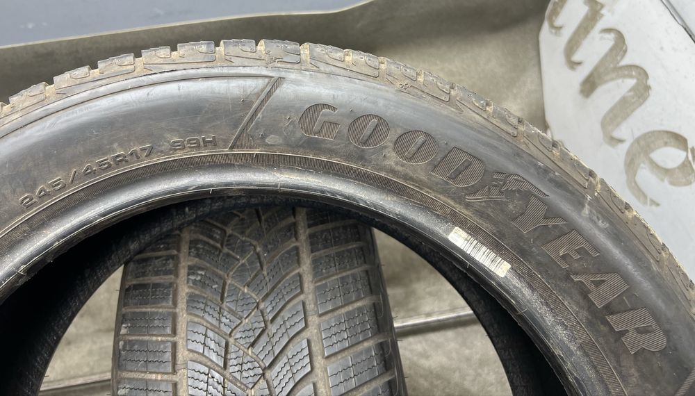 Шини 7.5 мм зима 245 45 R17 Goodyear Ultragrip Gen1 MO зимові пара