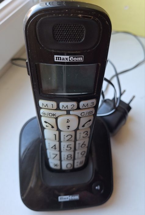 Stacjonarny telefon dla seniorów