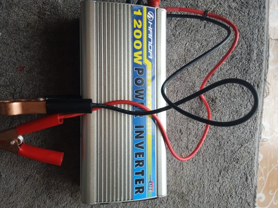 Продам инвертор12/220в