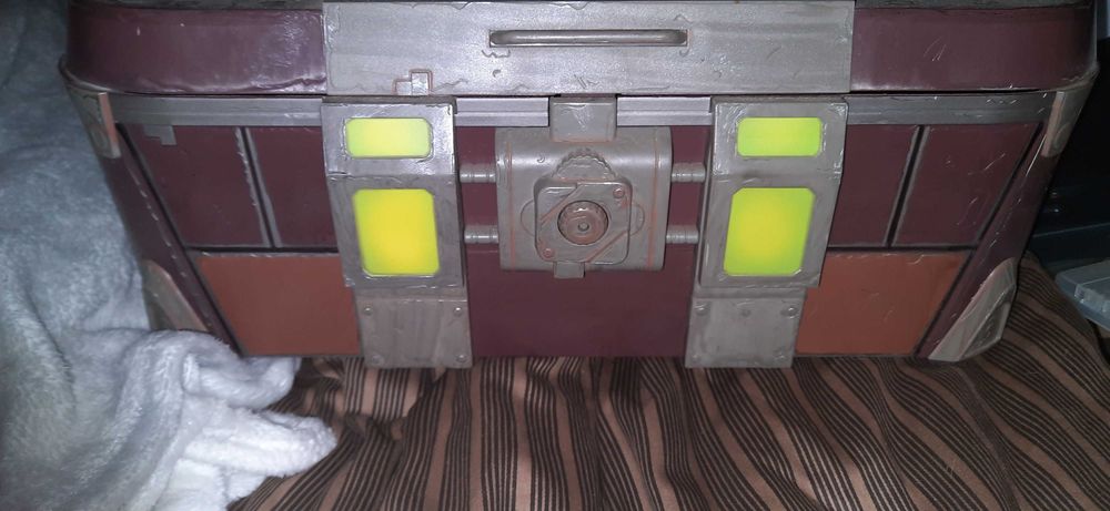 Borderlands 2 skrzynia edycja kolekcjonerska + figurka