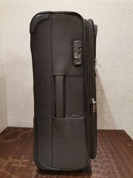 Delsey  67 см валіза середня чемодан средний