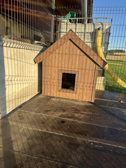 Sztachety kompozytowe drugi gatunek kolor kawowy