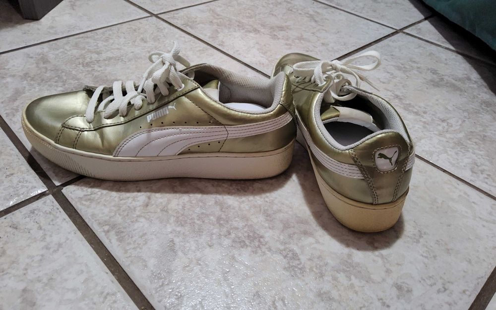 Tênis dourados Puma originais