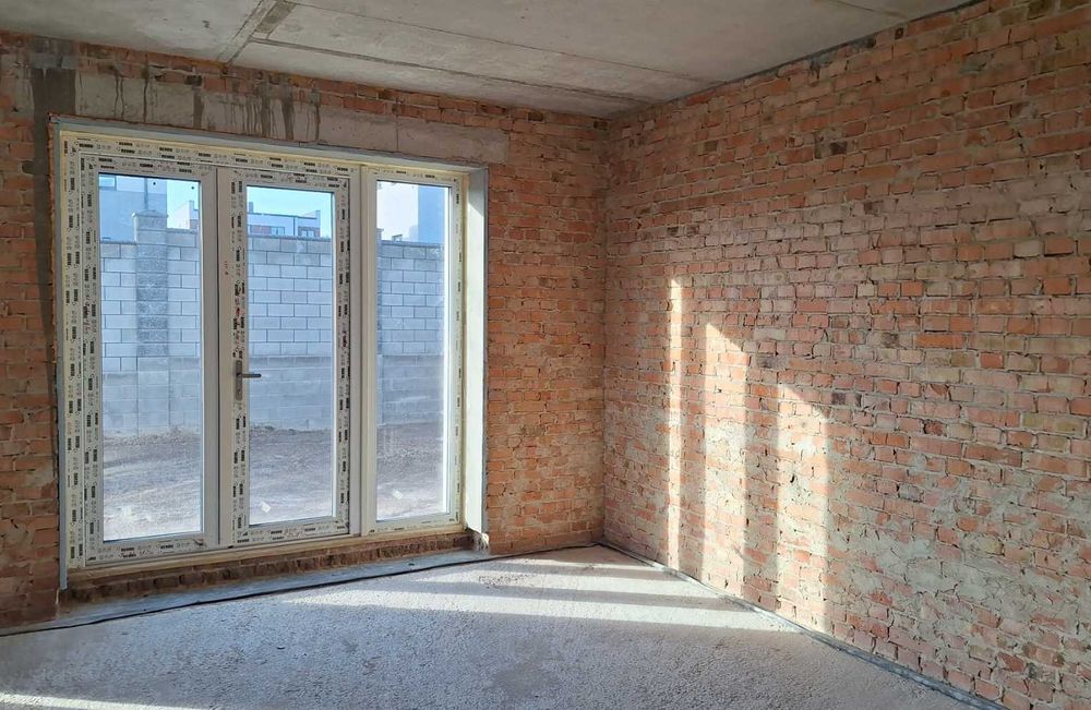 Котедж 165 кв. м з гаражем та ділянкою 4,8 соток