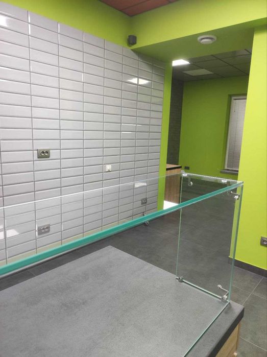 Оренда нежитлового приміщення (м. Радехів, пр-т.Відродження).