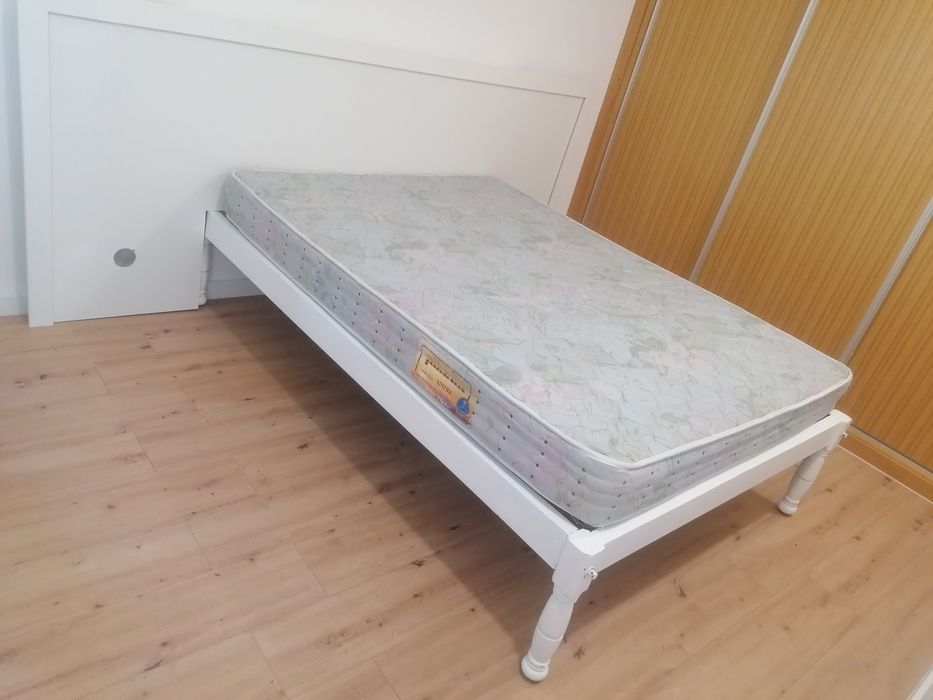 Cama de casal 1,83x1,33