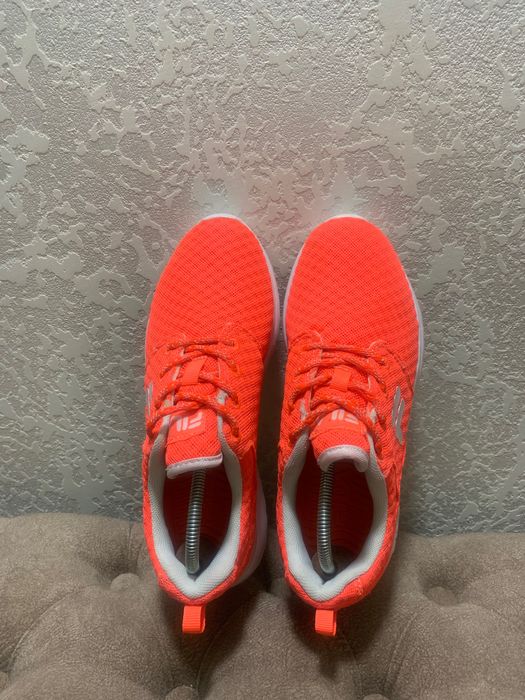 Жіночі кросівки FILA