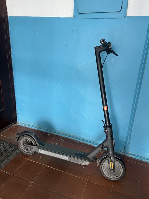 Електросамокат Xiaomi Mi Electric Scooter M365