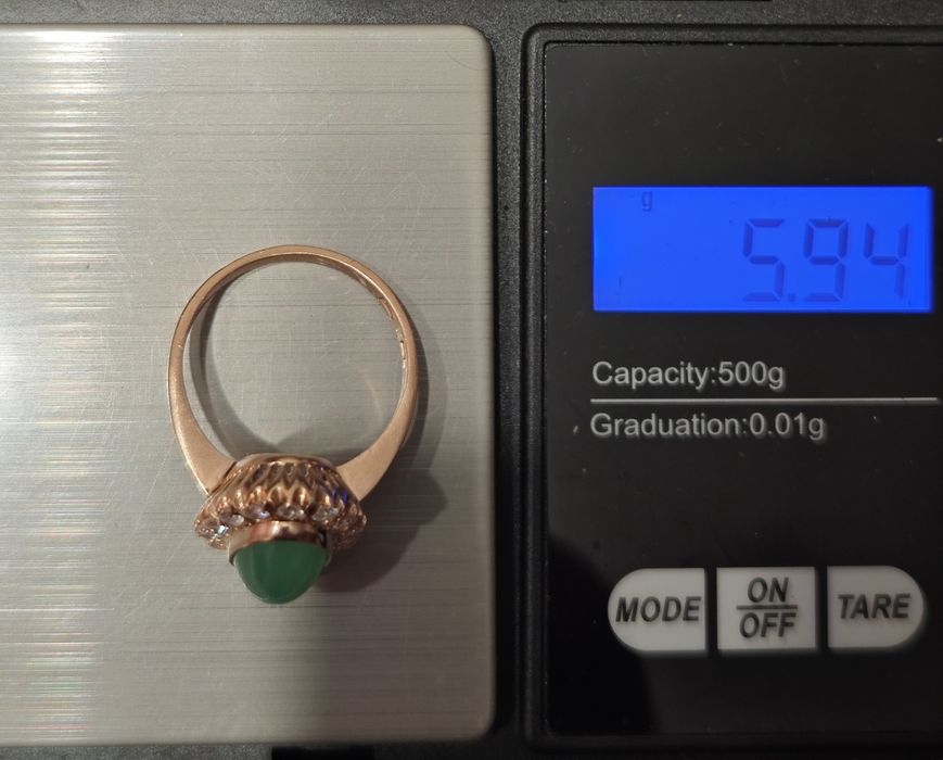 Золота каблучка, з діамантами 0..624 ct, і хризопоазом, 583 проба.