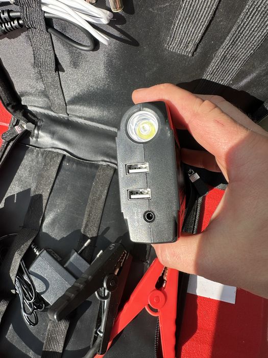 Пусковий пристрій Einhell CE-JS 12/1 з функцією Power Bank