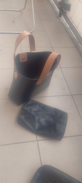 Niedroga, biała torebka damska, w doskonałym stanie, nowa.