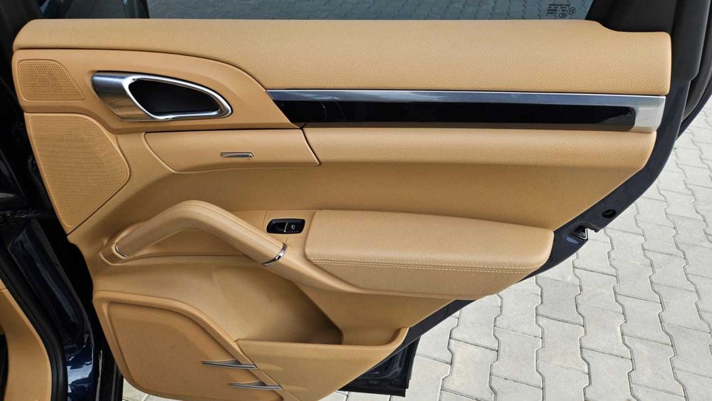 Porsche Cayenne 2010 Гібрид