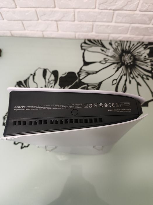 Sony PlayStation 5 Slim Digital Edition (1TB) — Повний комплект, ідеал