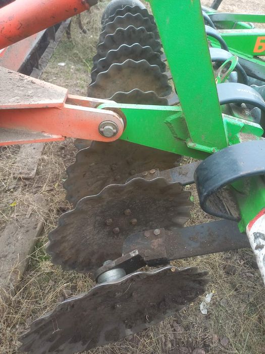 Продам дискову борону