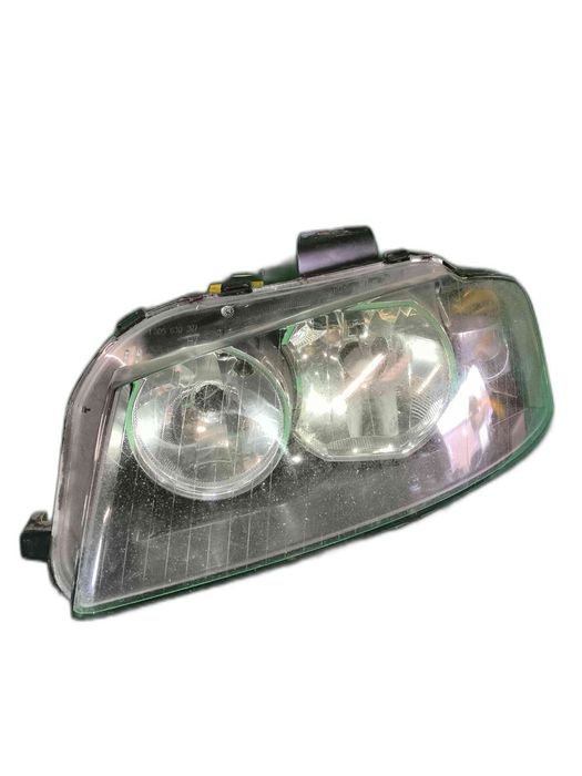 Ótica / Farol Esquerdo AUDI A3 Sportback 8P0941003L (OEM) | 0301206601 (OEM)