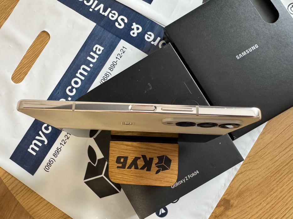 Samsung Galaxy Fold4 12/256GB Beige
