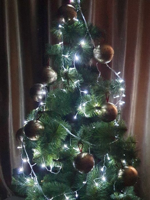 Новорічна золота металева куля - скриня ів роше