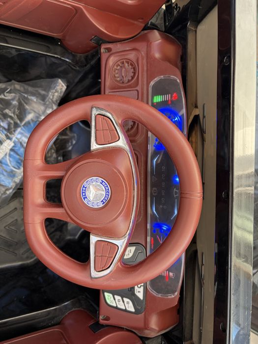 Дитячий електромобіль Mercedes