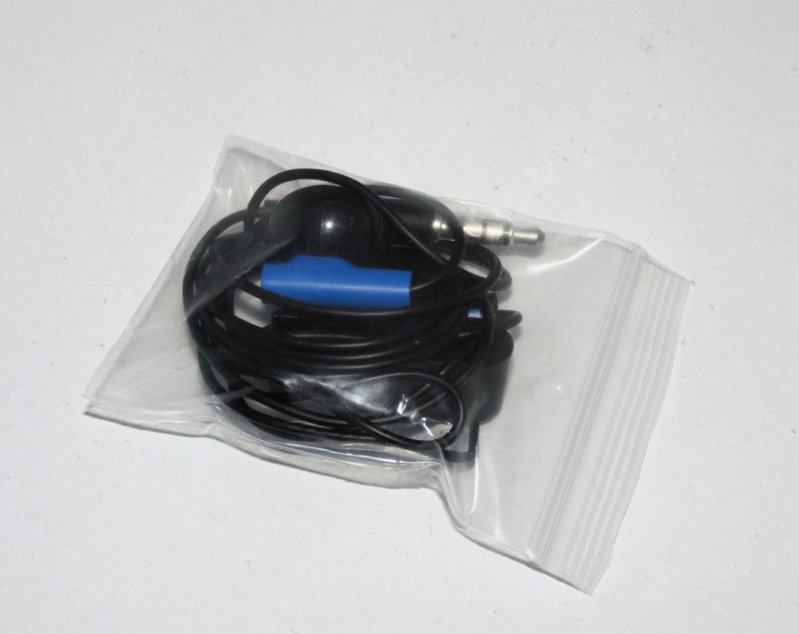 Sony Playstation 4 (PS4) Mono Chat Earbud With Mic