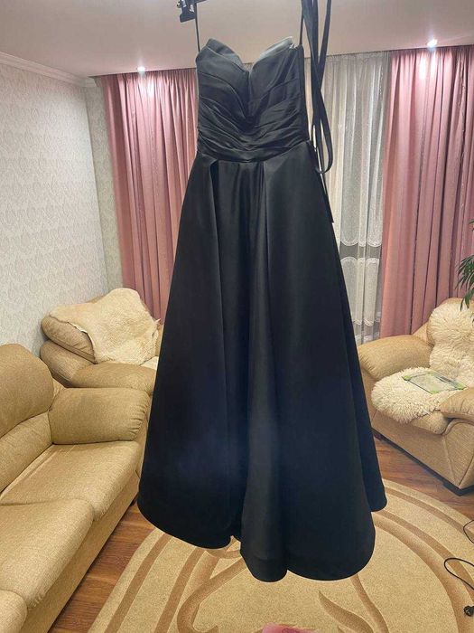 Сукня вечірня, чорна