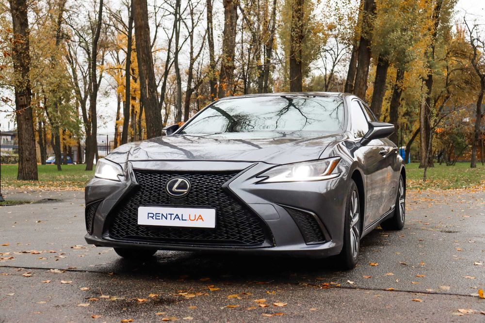 Прокат, аренда Lexus ES 300H посуточно, без водителя